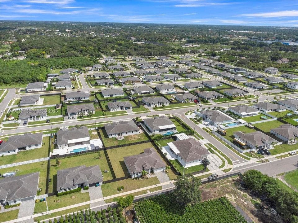 For Sale: $810,000 (4 beds, 3 baths, 2412 Square Feet)