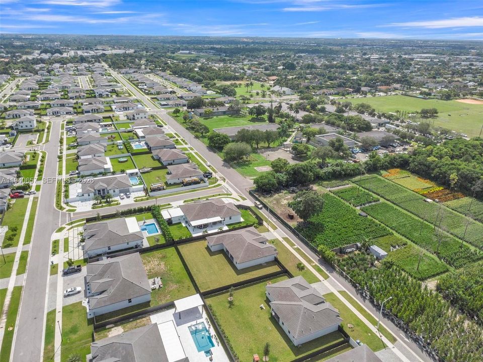 For Sale: $810,000 (4 beds, 3 baths, 2412 Square Feet)