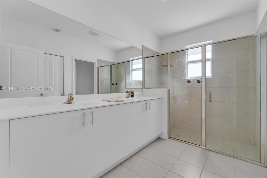 For Sale: $810,000 (4 beds, 3 baths, 2412 Square Feet)