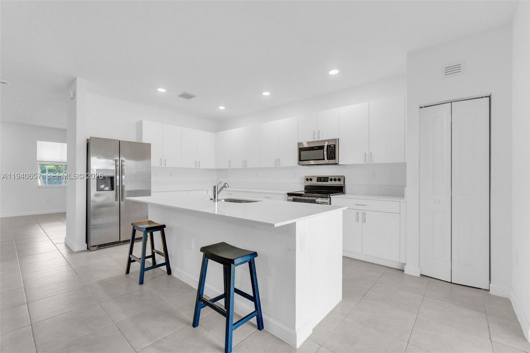 For Sale: $810,000 (4 beds, 3 baths, 2412 Square Feet)