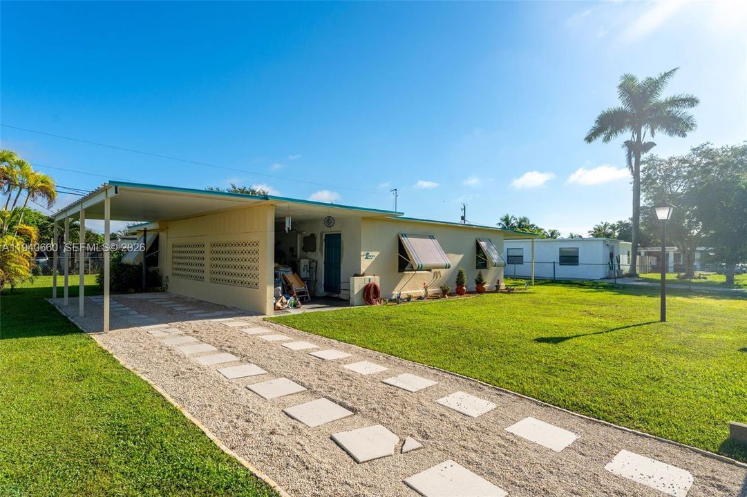 En Venta: $385,000 (2 camas, 1 baños, 811 Pies cuadrados)