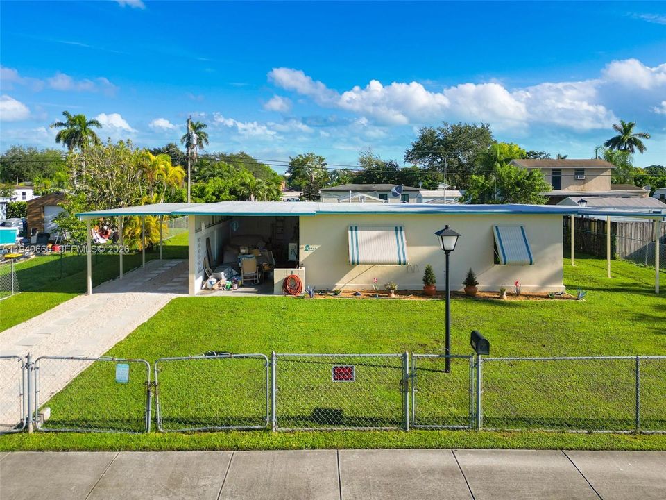 En Venta: $385,000 (2 camas, 1 baños, 811 Pies cuadrados)