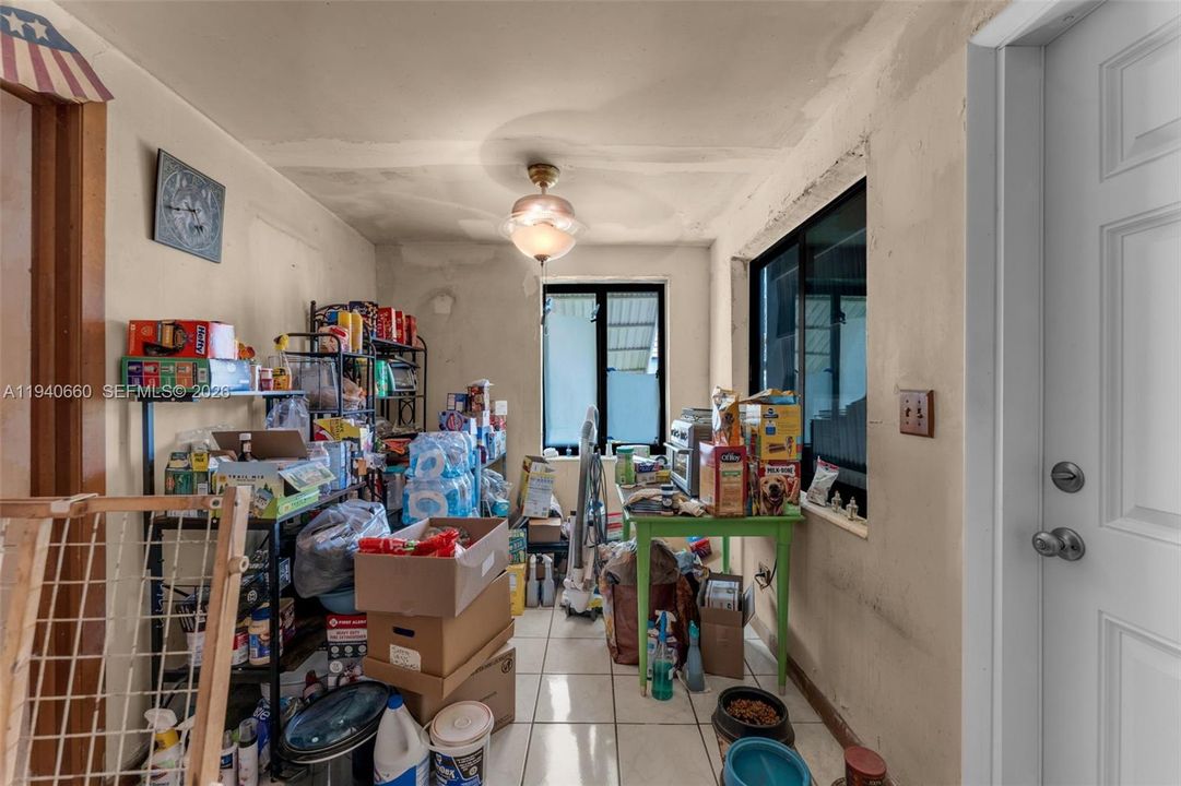 En Venta: $385,000 (2 camas, 1 baños, 811 Pies cuadrados)