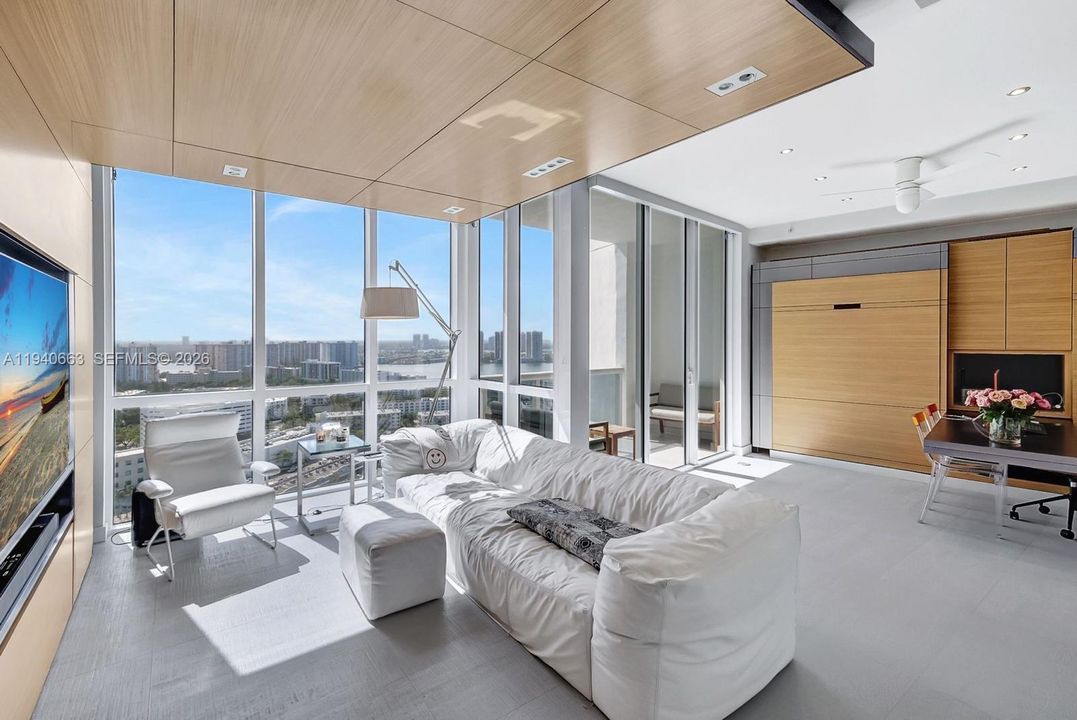 出租: $7,200 (2 贝兹, 2 浴室, 1577 平方英尺)