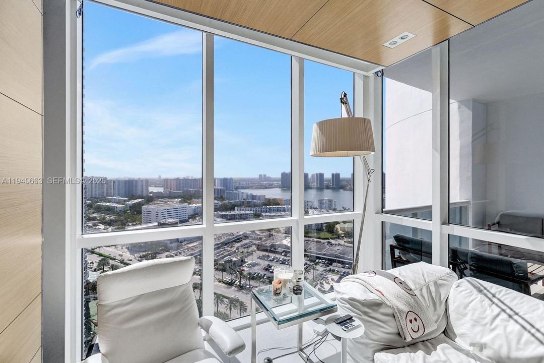 出租: $7,200 (2 贝兹, 2 浴室, 1577 平方英尺)