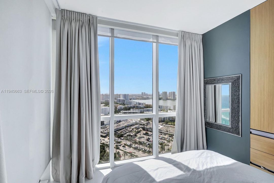 出租: $7,200 (2 贝兹, 2 浴室, 1577 平方英尺)