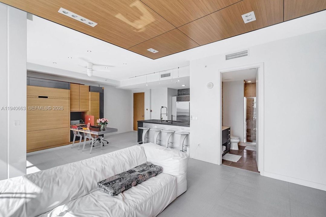 出租: $7,200 (2 贝兹, 2 浴室, 1577 平方英尺)