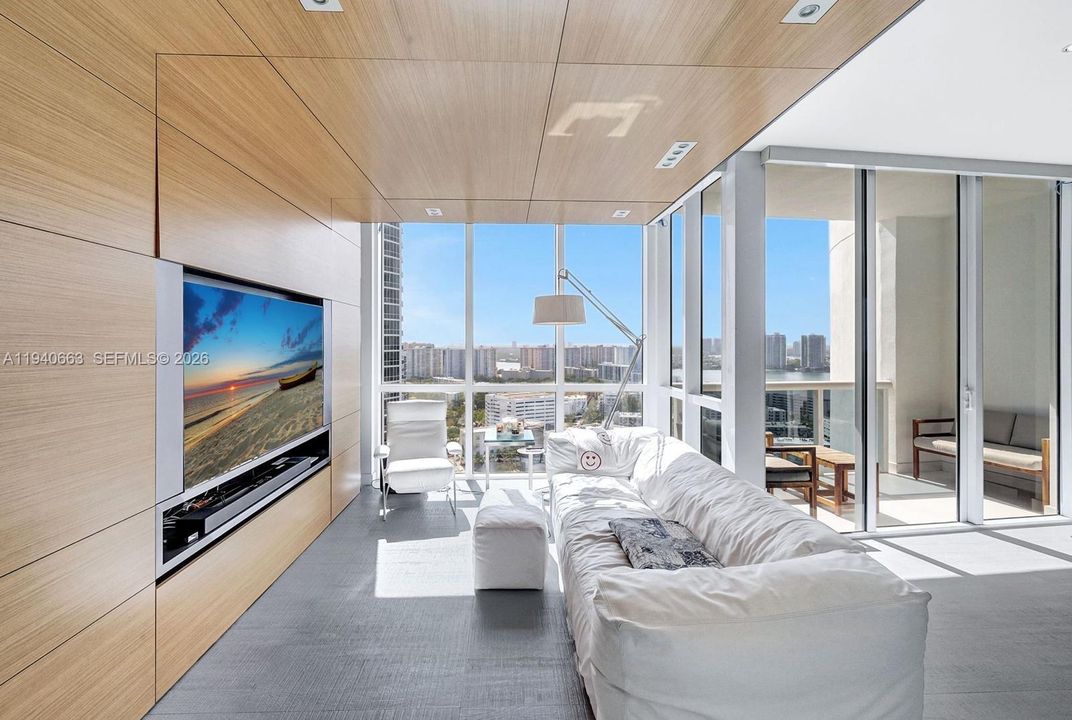 出租: $7,200 (2 贝兹, 2 浴室, 1577 平方英尺)