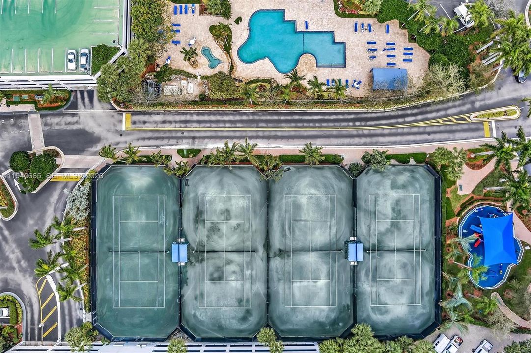 На продажу: $474,900 (2 спален, 2 ванн, 1181 Квадратных фут)