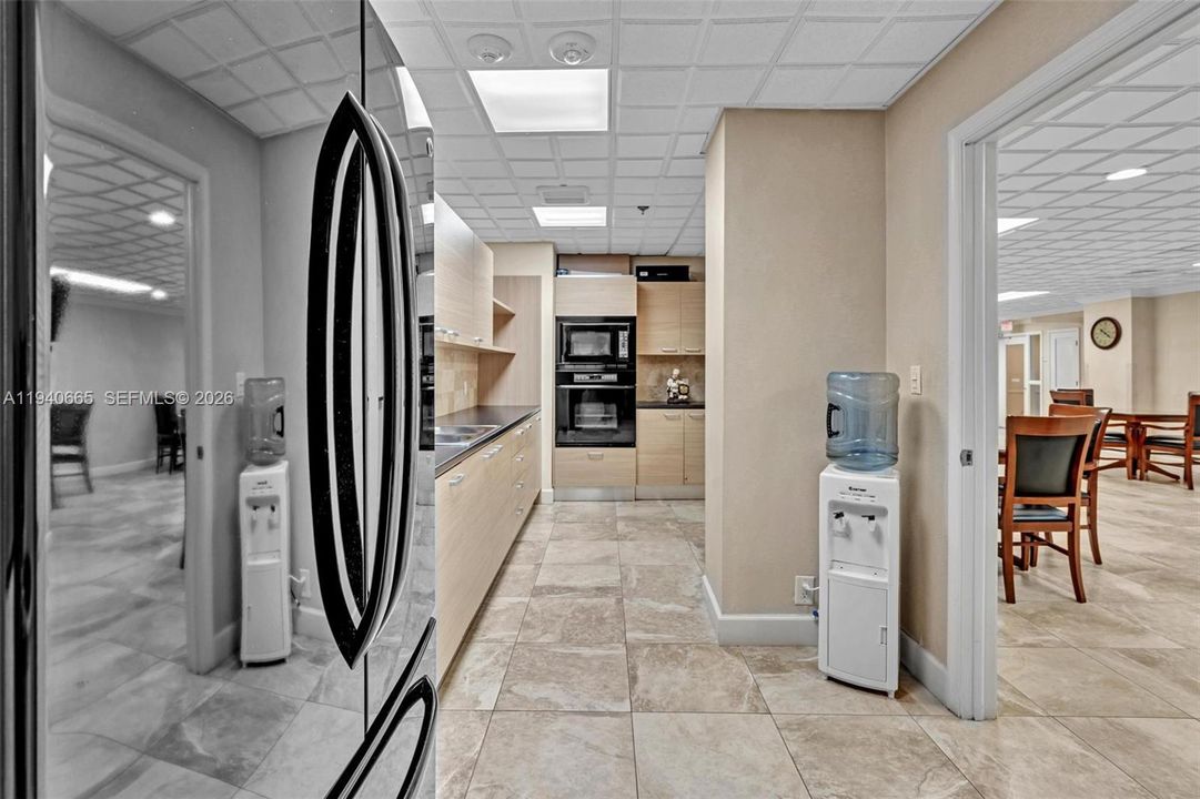 На продажу: $474,900 (2 спален, 2 ванн, 1181 Квадратных фут)