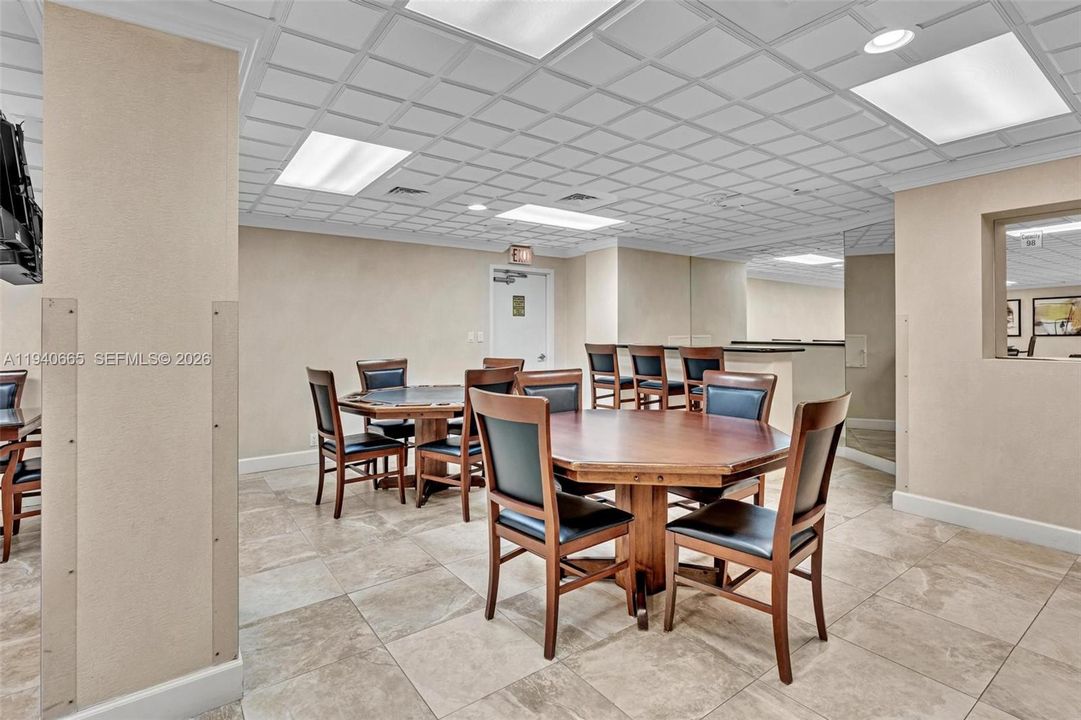 На продажу: $474,900 (2 спален, 2 ванн, 1181 Квадратных фут)