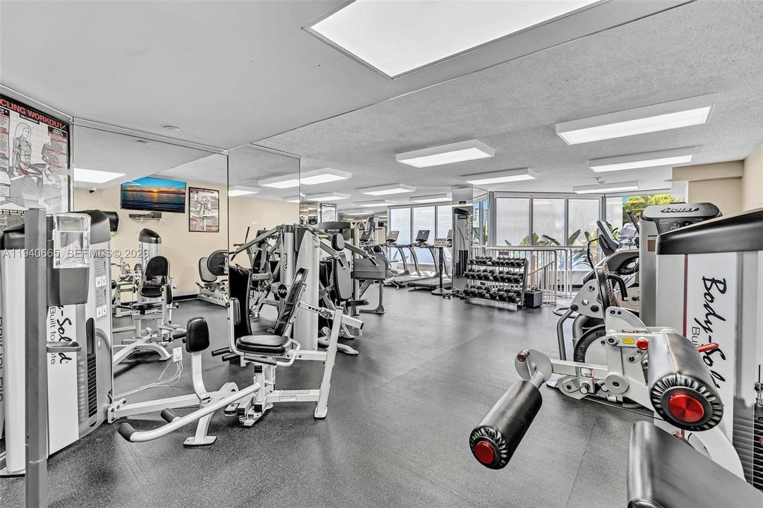 На продажу: $474,900 (2 спален, 2 ванн, 1181 Квадратных фут)