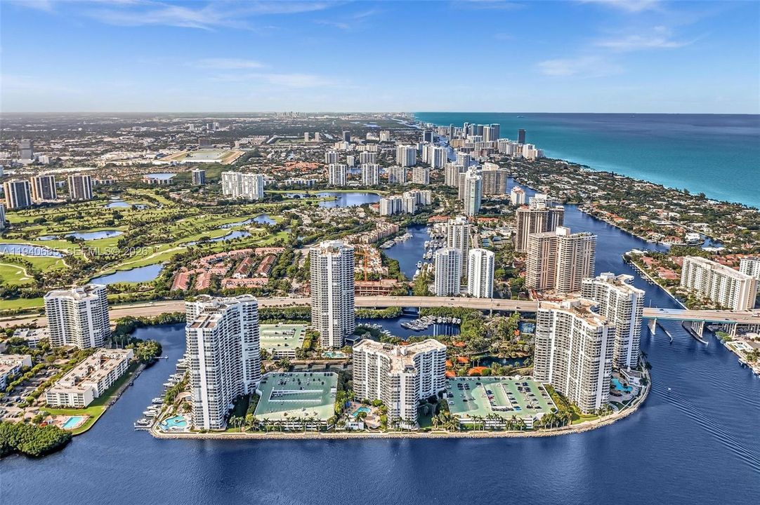 На продажу: $474,900 (2 спален, 2 ванн, 1181 Квадратных фут)