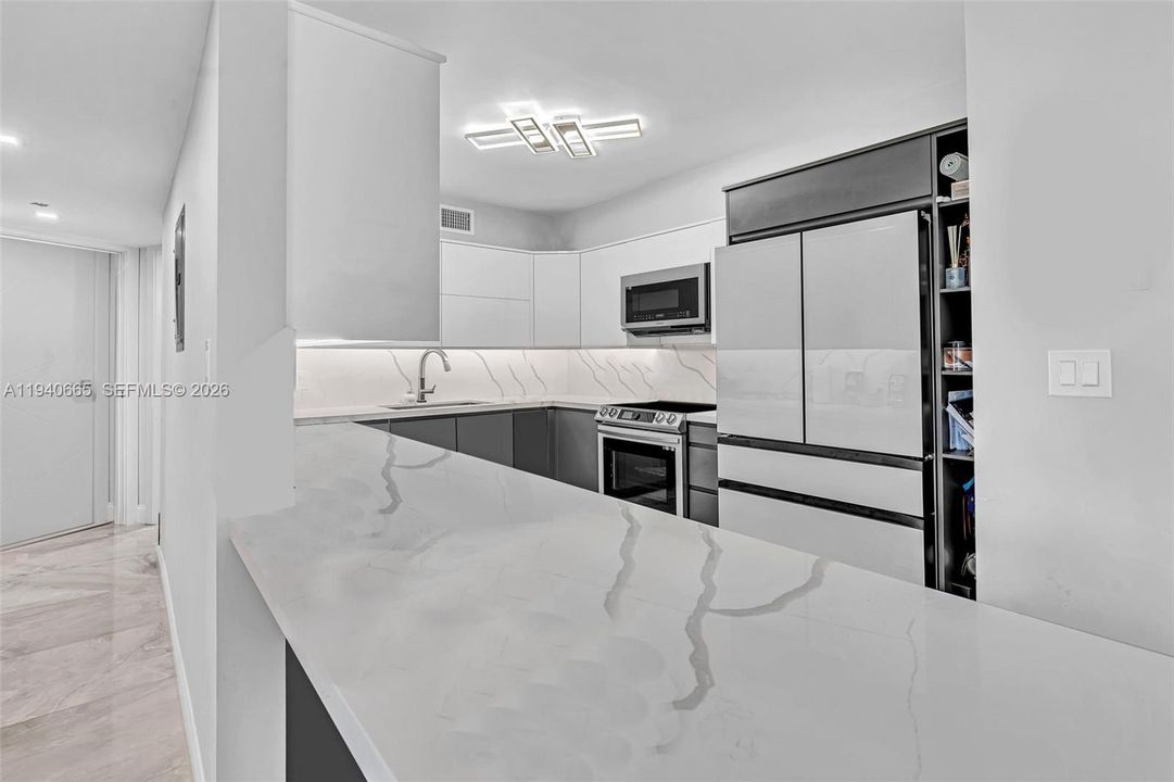 На продажу: $474,900 (2 спален, 2 ванн, 1181 Квадратных фут)