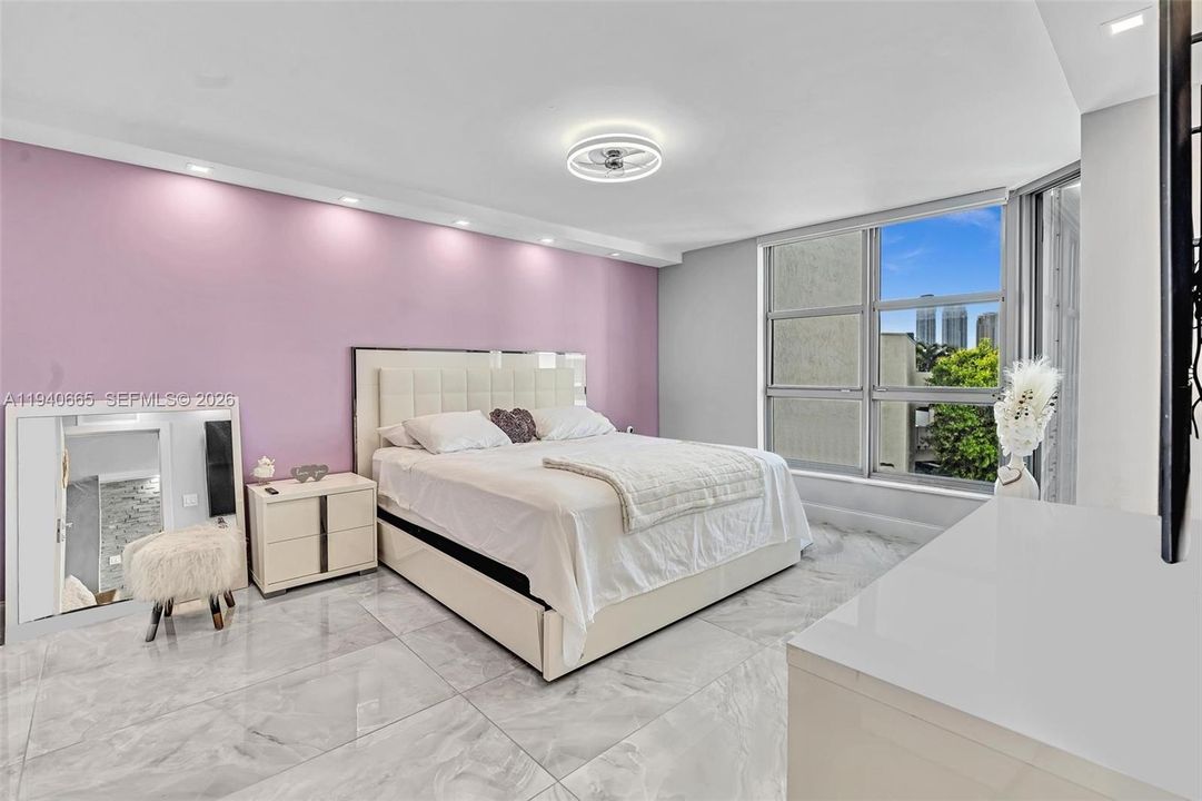 На продажу: $474,900 (2 спален, 2 ванн, 1181 Квадратных фут)