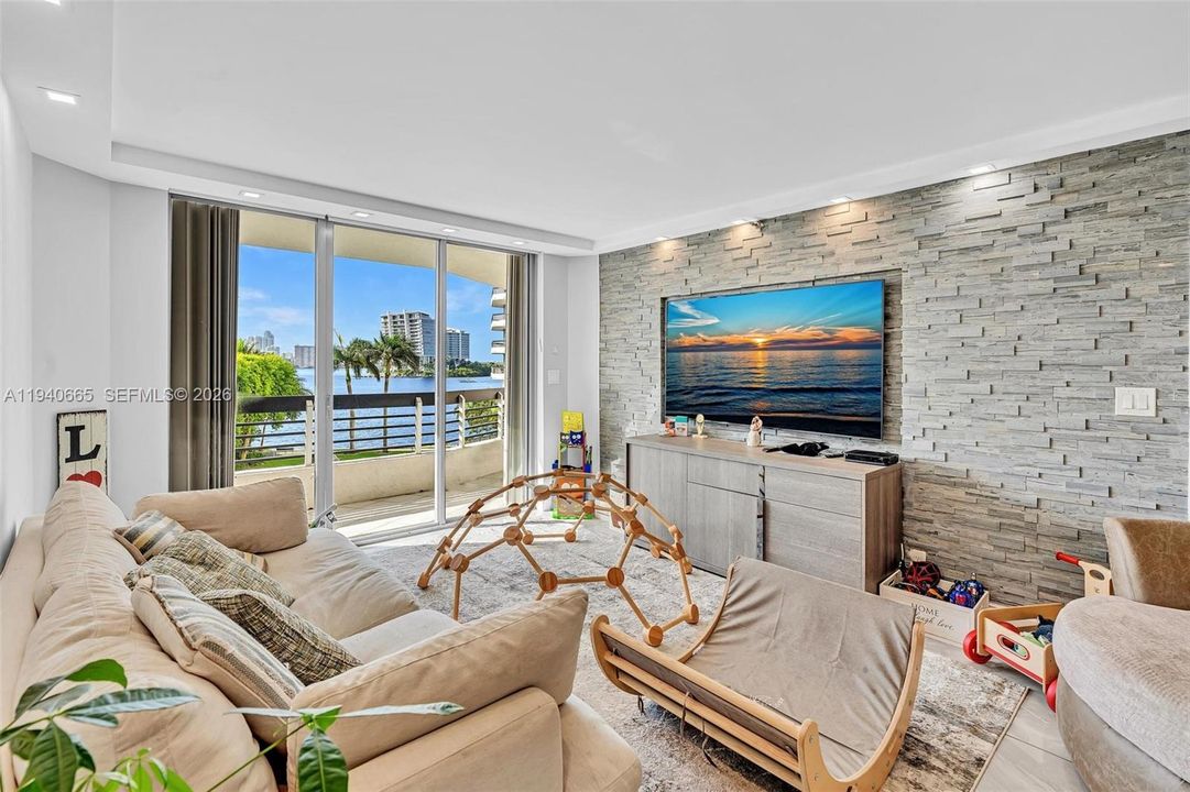 На продажу: $474,900 (2 спален, 2 ванн, 1181 Квадратных фут)