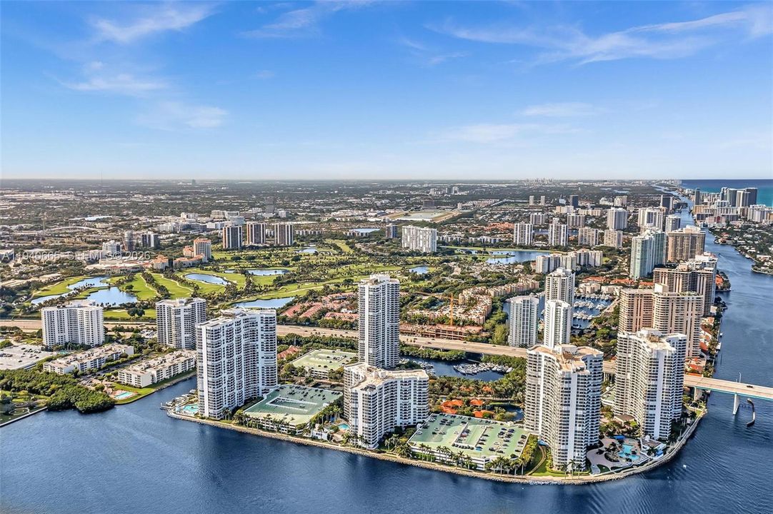 На продажу: $474,900 (2 спален, 2 ванн, 1181 Квадратных фут)