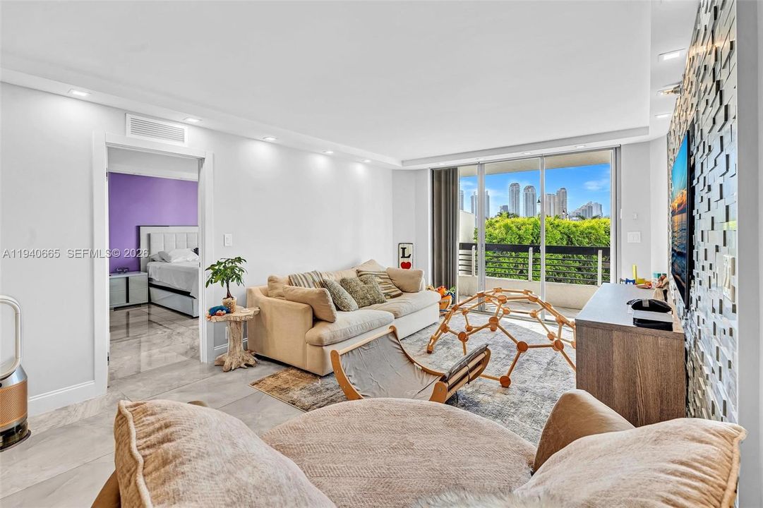 На продажу: $474,900 (2 спален, 2 ванн, 1181 Квадратных фут)