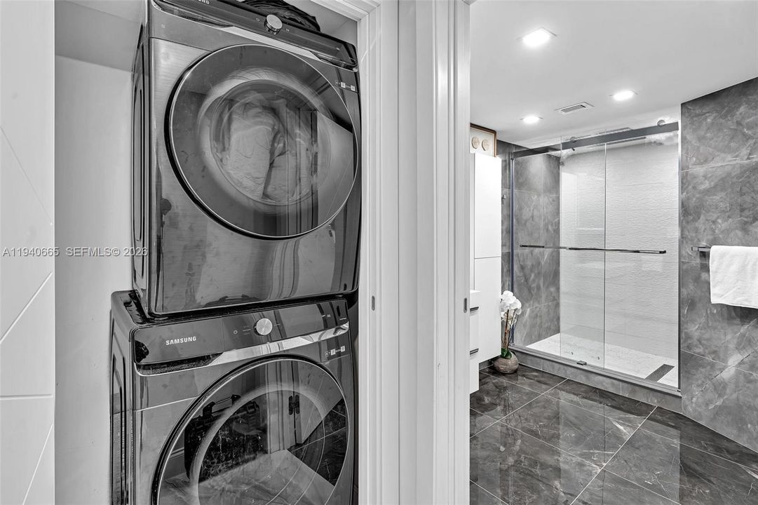 На продажу: $474,900 (2 спален, 2 ванн, 1181 Квадратных фут)