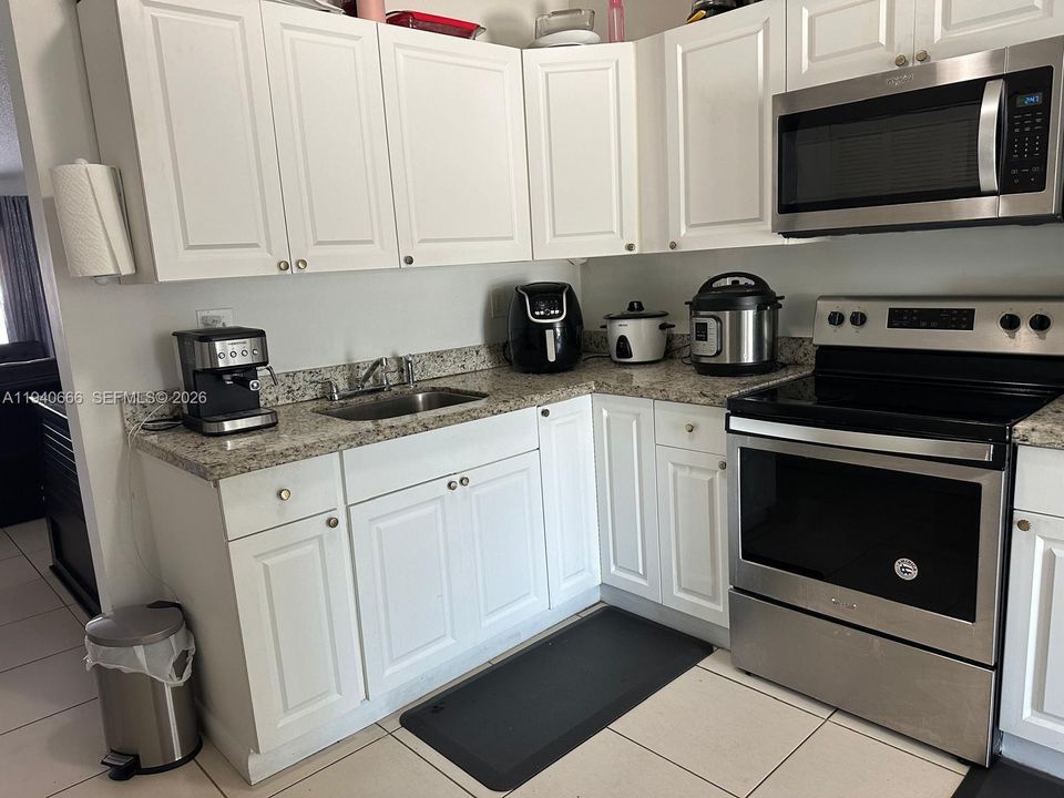 На продажу: $480,000 (2 спален, 2 ванн, 1050 Квадратных фут)