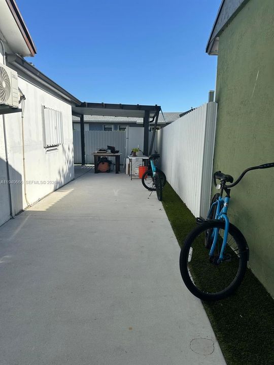 На продажу: $480,000 (2 спален, 2 ванн, 1050 Квадратных фут)