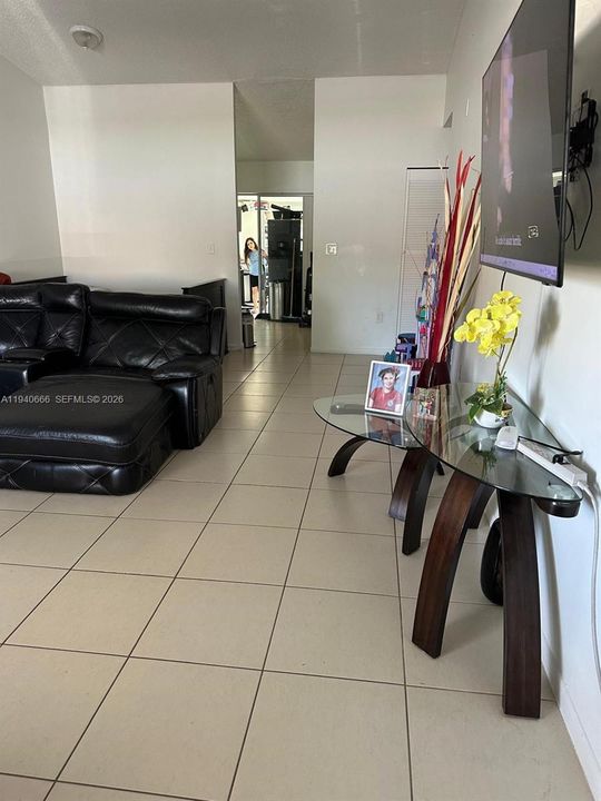 На продажу: $480,000 (2 спален, 2 ванн, 1050 Квадратных фут)