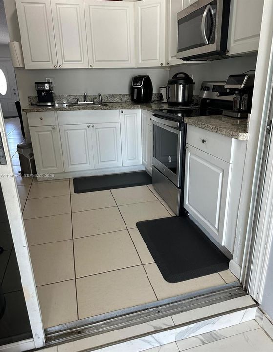 На продажу: $480,000 (2 спален, 2 ванн, 1050 Квадратных фут)