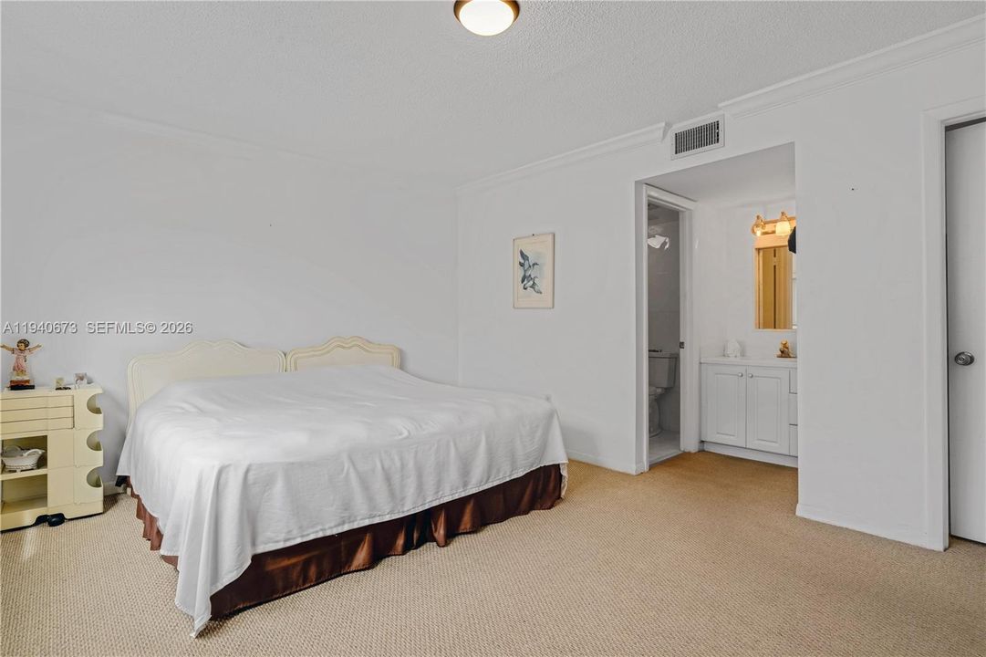 На продажу: $399,000 (2 спален, 2 ванн, 1175 Квадратных фут)