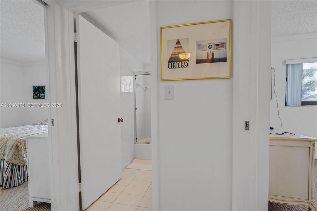 На продажу: $399,000 (2 спален, 2 ванн, 1175 Квадратных фут)