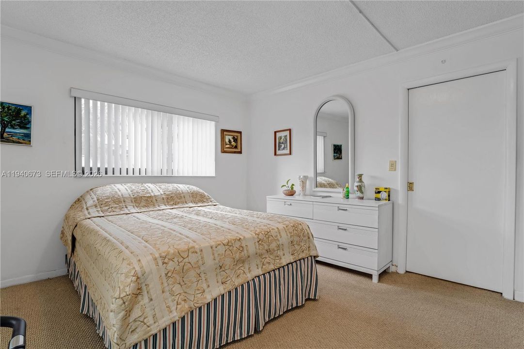 На продажу: $399,000 (2 спален, 2 ванн, 1175 Квадратных фут)