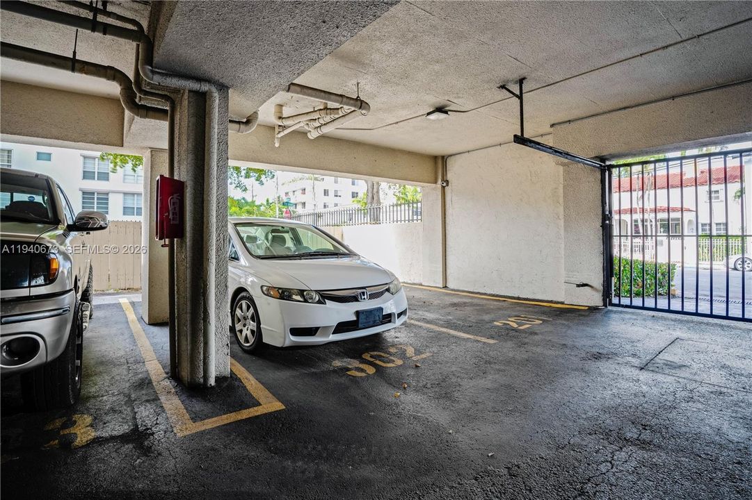 На продажу: $399,000 (2 спален, 2 ванн, 1175 Квадратных фут)