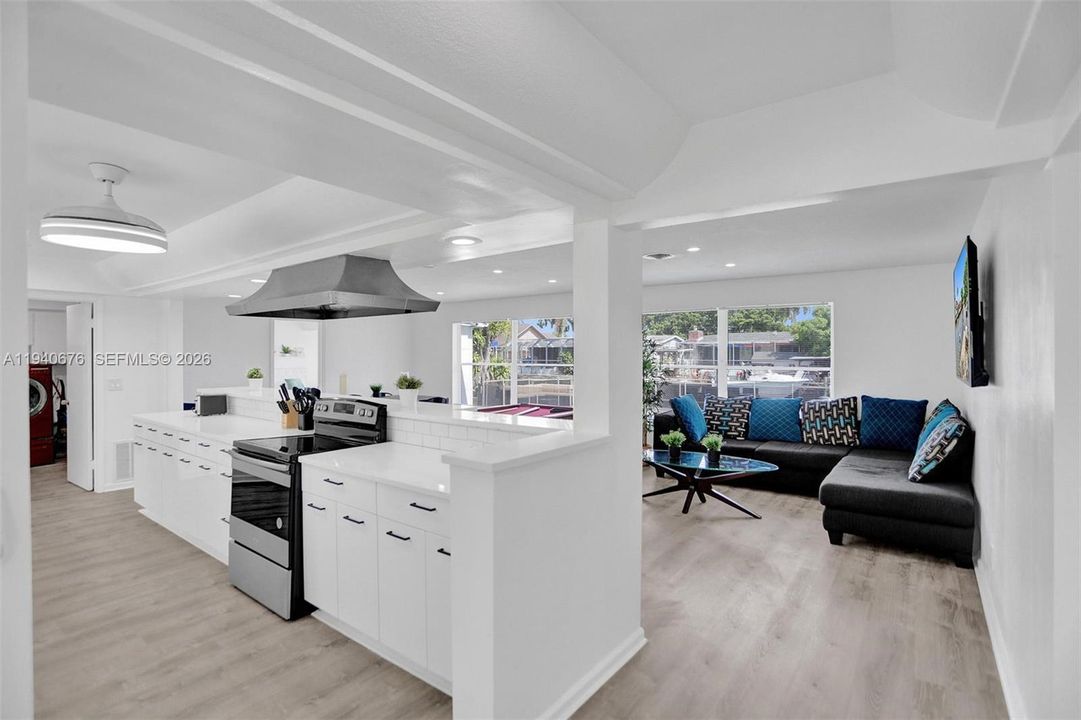 待售: $875,000 (5 贝兹, 3 浴室, 2242 平方英尺)