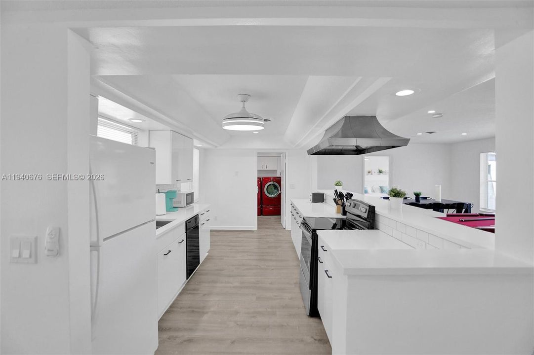 待售: $875,000 (5 贝兹, 3 浴室, 2242 平方英尺)