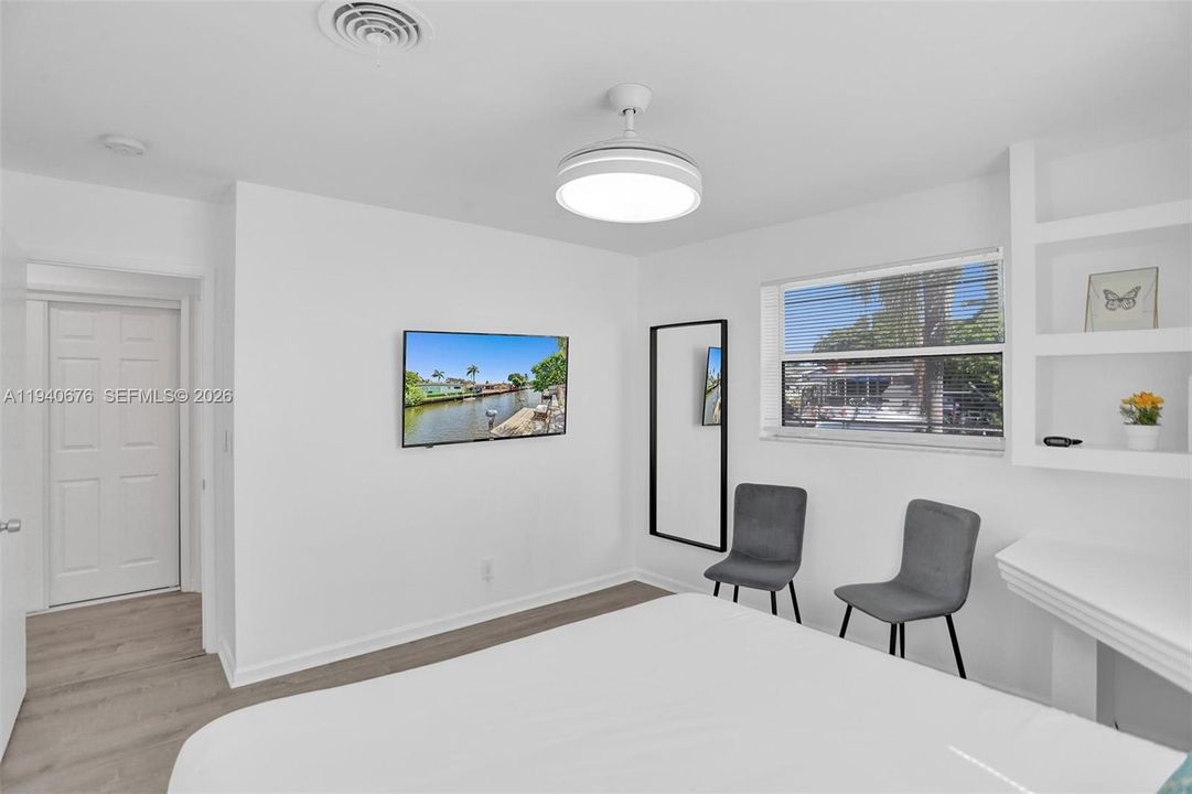 待售: $875,000 (5 贝兹, 3 浴室, 2242 平方英尺)