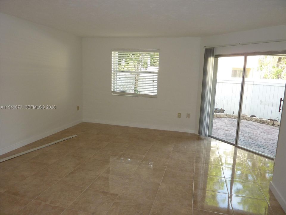 For Rent: $2,750 (2 beds, 2 baths, 1025 Square Feet)