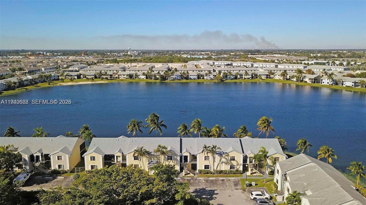 For Sale: $229,900 (2 beds, 2 baths, 970 Square Feet)