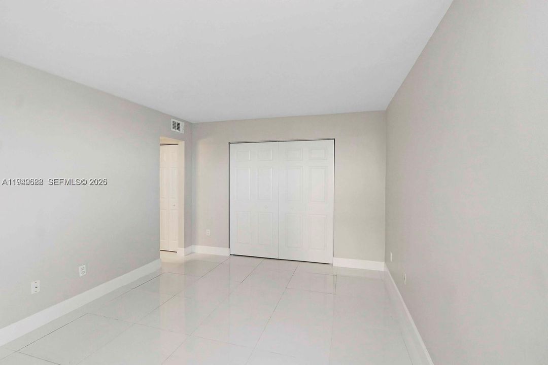 For Sale: $229,900 (2 beds, 2 baths, 970 Square Feet)