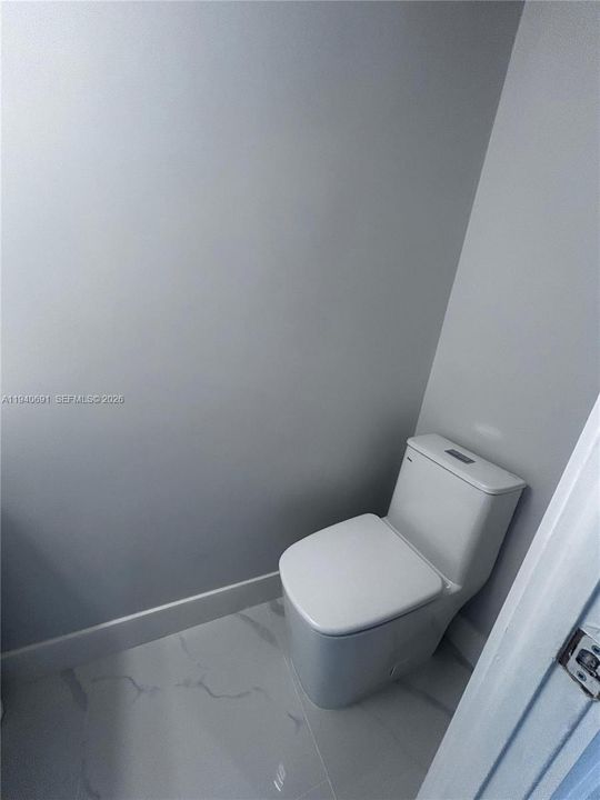 For Rent: $2,500 (2 beds, 1 baths, 1208 Square Feet)