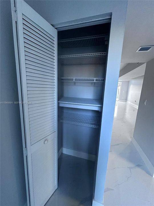 For Rent: $2,500 (2 beds, 1 baths, 1208 Square Feet)