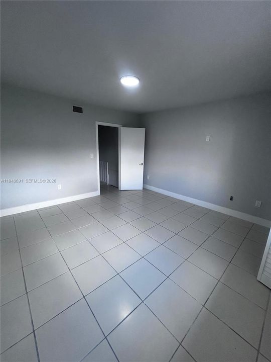 For Rent: $2,500 (2 beds, 1 baths, 1208 Square Feet)