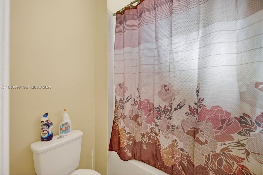 待售: $459,000 (5 贝兹, 2 浴室, 2693 平方英尺)