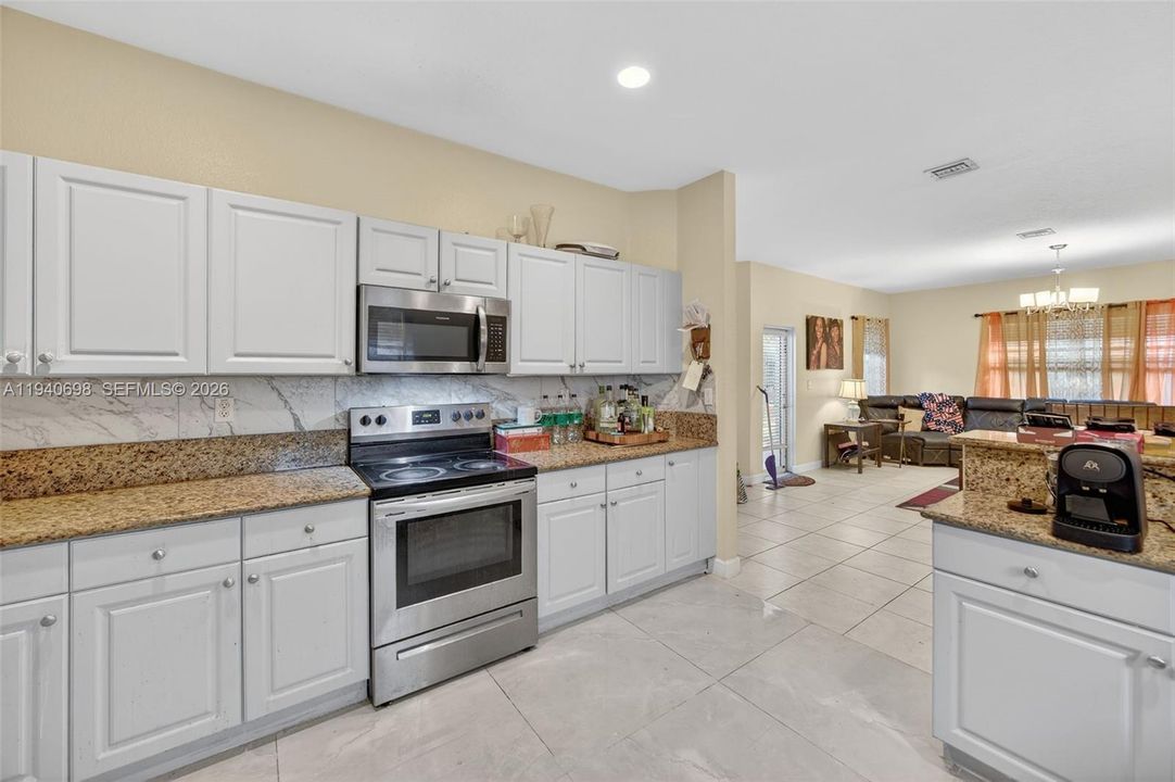 待售: $459,000 (5 贝兹, 2 浴室, 2693 平方英尺)