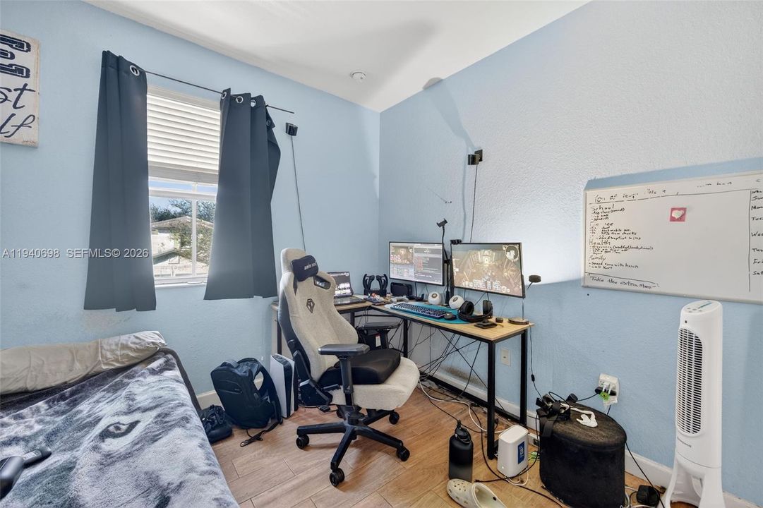 待售: $459,000 (5 贝兹, 2 浴室, 2693 平方英尺)