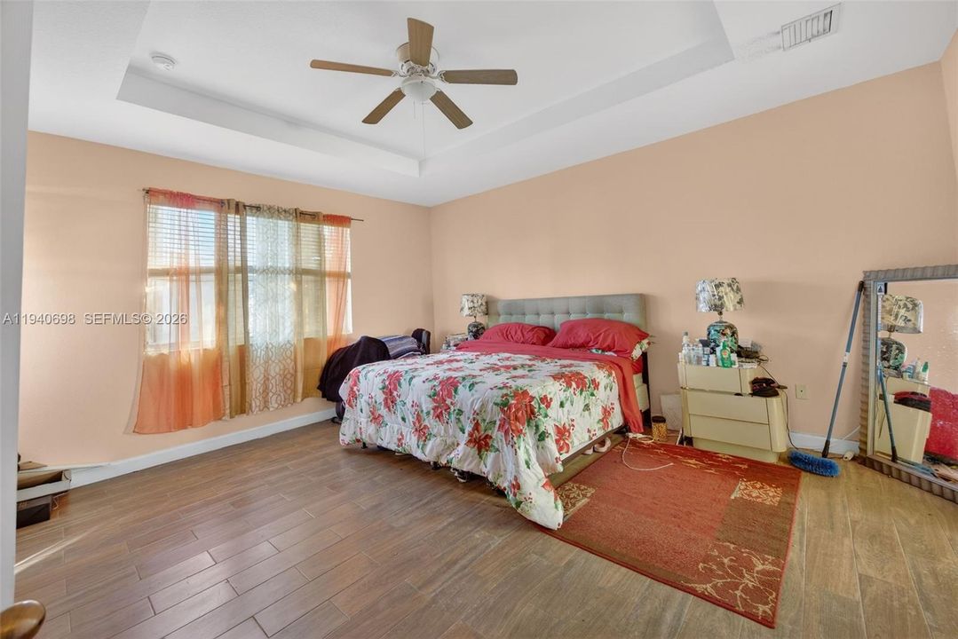 待售: $459,000 (5 贝兹, 2 浴室, 2693 平方英尺)