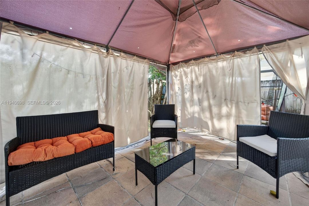 待售: $459,000 (5 贝兹, 2 浴室, 2693 平方英尺)