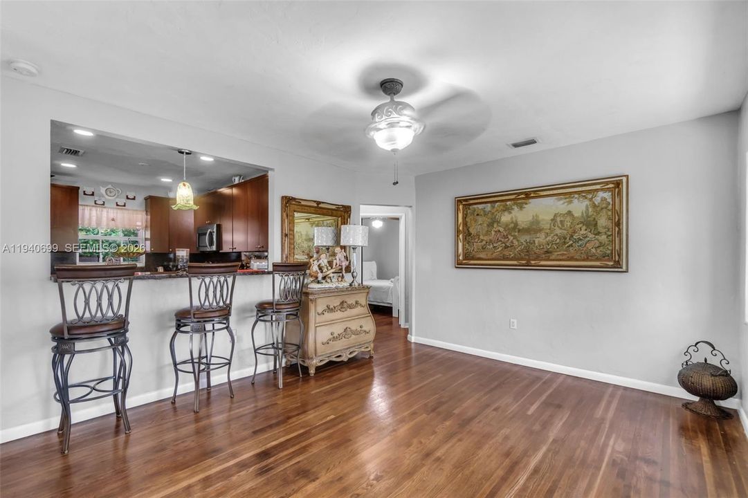 待售: $499,000 (3 贝兹, 2 浴室, 1080 平方英尺)