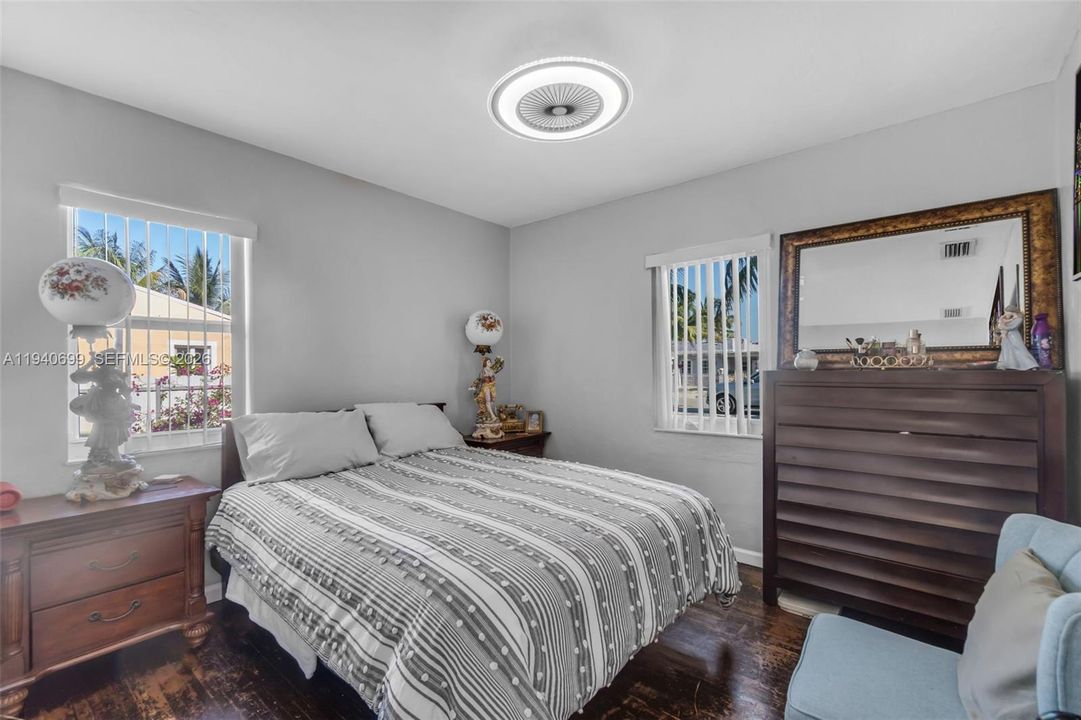 待售: $499,000 (3 贝兹, 2 浴室, 1080 平方英尺)