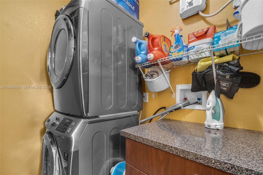 待售: $499,000 (3 贝兹, 2 浴室, 1080 平方英尺)