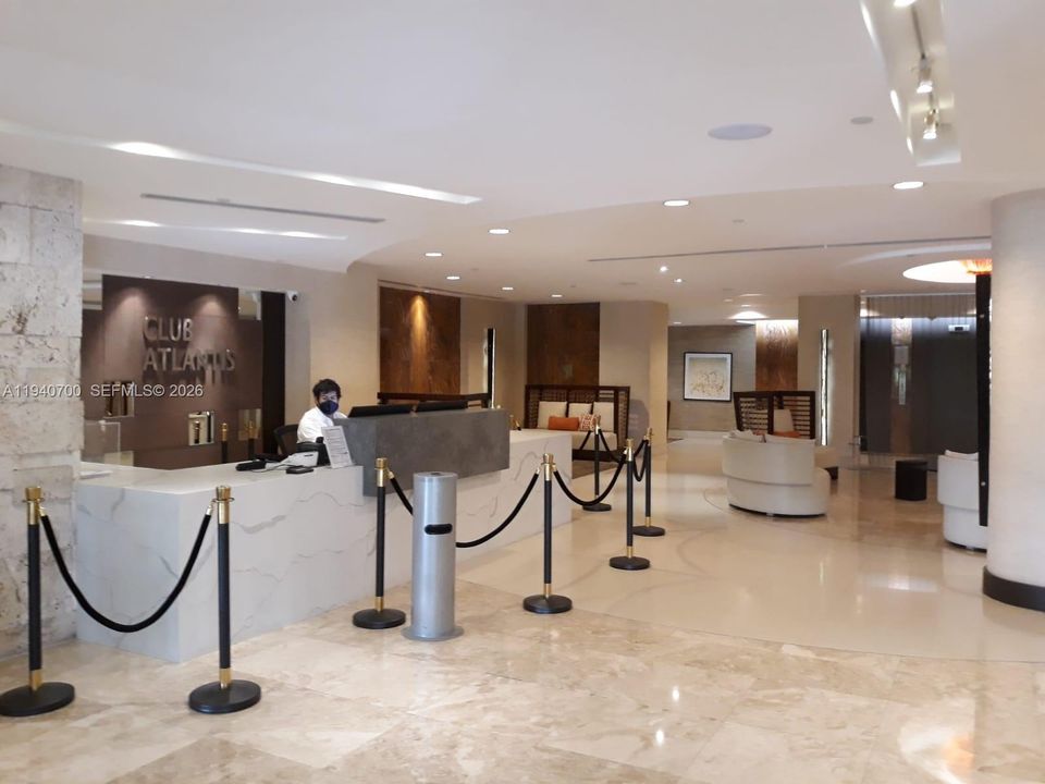 For Rent: $3,950 (1 beds, 1 baths, 861 Square Feet)