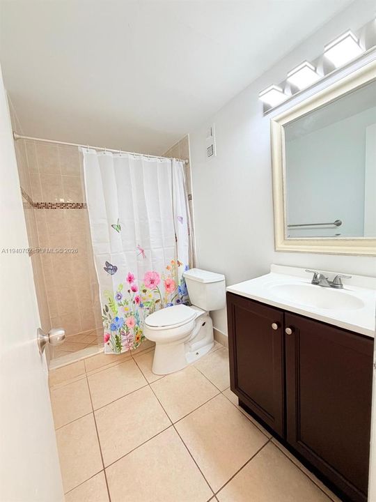Недавно арендовано: $1,995 (2 спален, 1 ванн, 804 Квадратных фут)